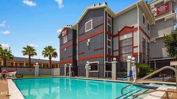 Pool - Best Western Plus Northwest Inn & Suites Houston