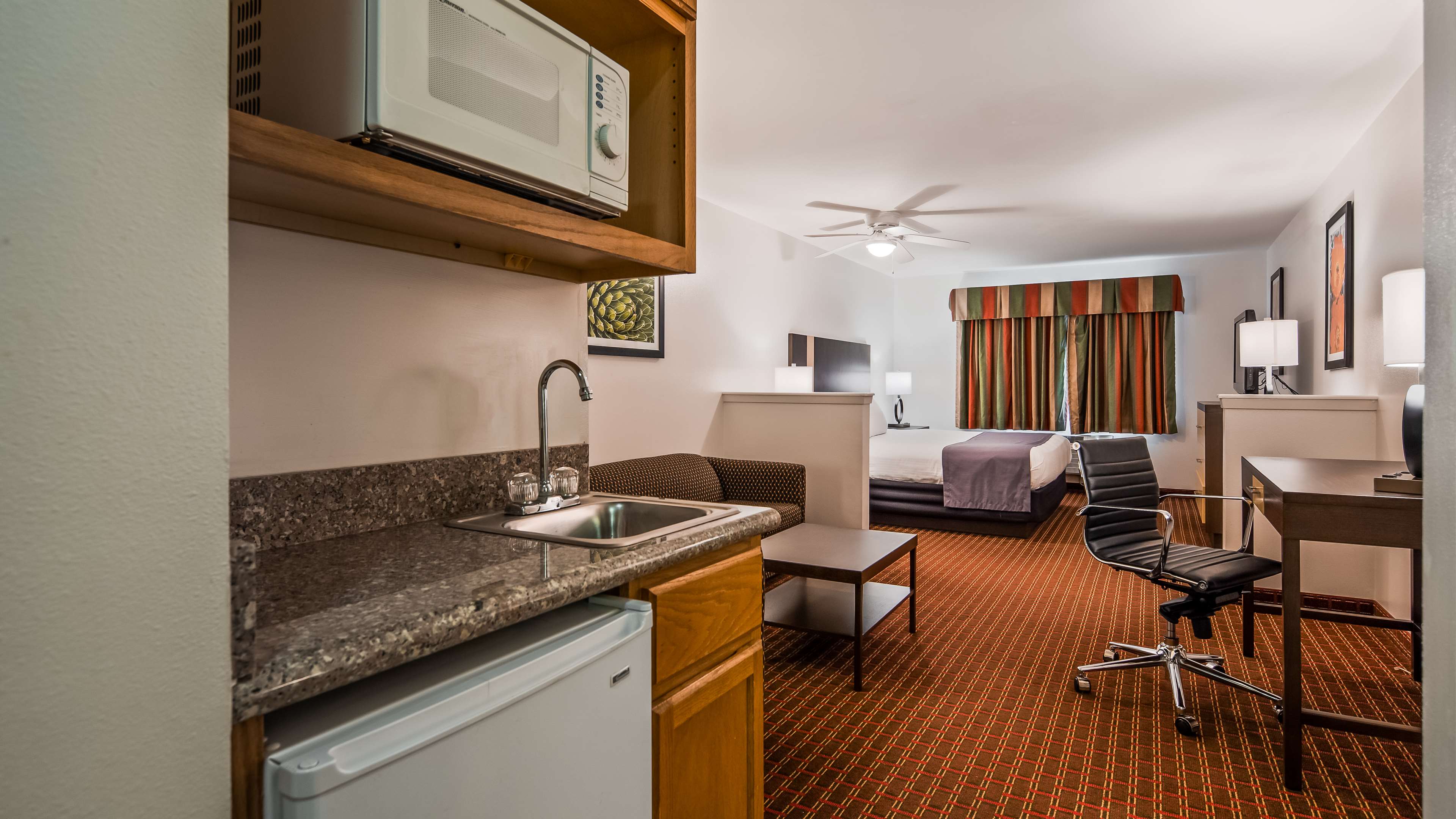 Best Western Inn & Suites Room Type - Suite-1 King Bed, Non-Smoking, Microwave And Refrigerator, Coffee Maker, Hairdryer, Full Breakfast Best Western Inn & Suites Room Type - Suite-1 King Bed, Non-Smoking, Microwave And Refrigerator, Coffee Maker, Hairdryer, Full Breakfast