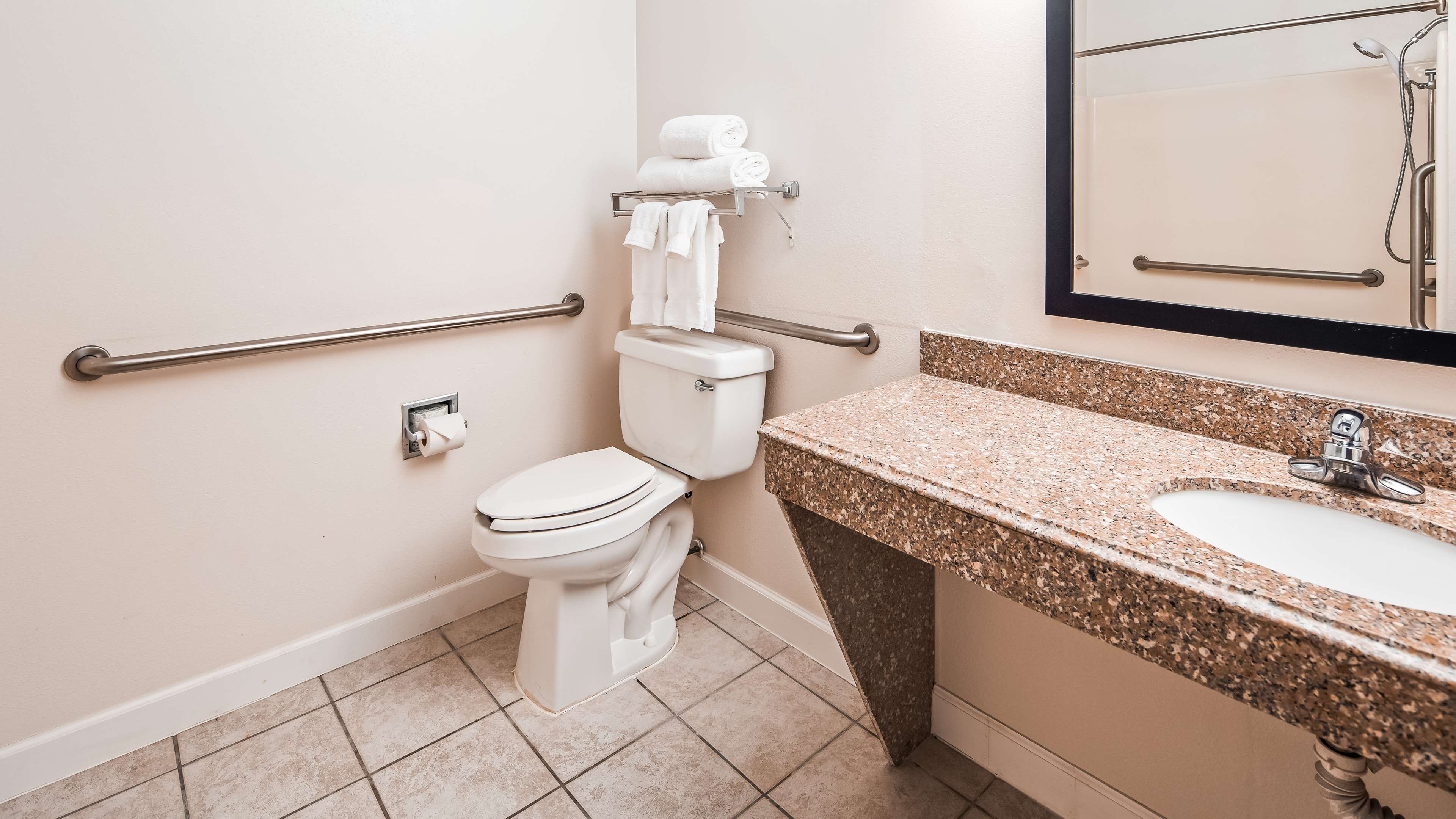 Best Western Inn & Suites Room Type - Accessible - Suite 2 Doubles, Mobility Accessible, Bathtub, Non-Smoking, Full Breakfast Best Western Inn & Suites Room Type - Accessible - Suite 2 Doubles, Mobility Accessible, Bathtub, Non-Smoking, Full Breakfast