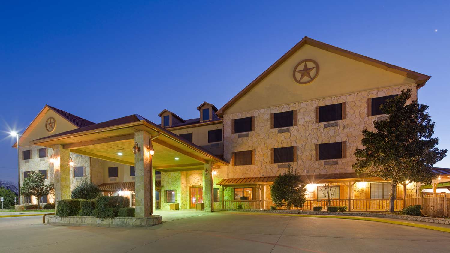 Best Western Dinosaur Valley Inn & Suites Glen Rose, TX See Discounts