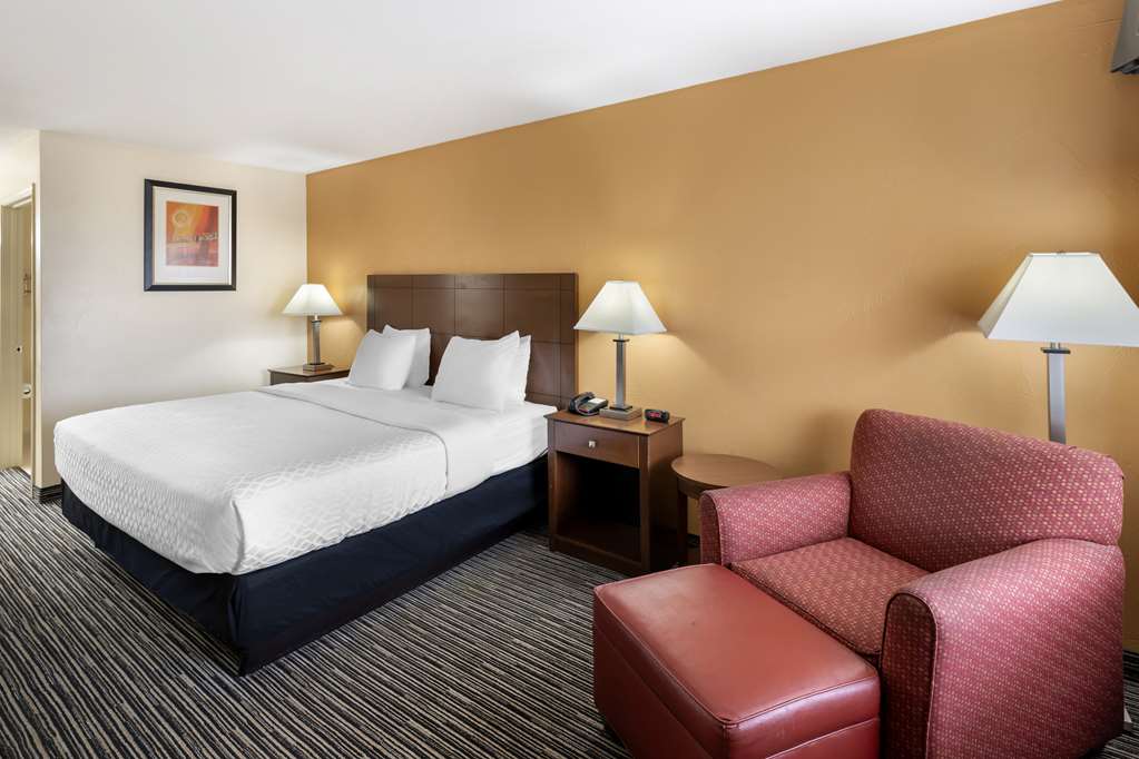Best Western Snyder Inn-guestroom-Guest Room,On-Site.jpg
