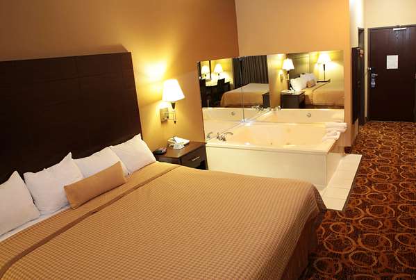 Suite - Best Western Northwest Inn Dallas - I-35, Exit 436A