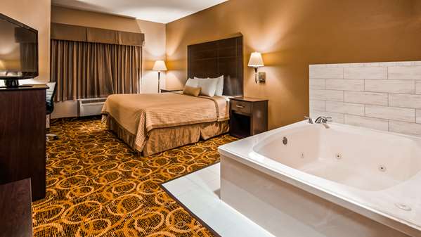 Suite - Best Western Northwest Inn Dallas - I-35, Exit 436A