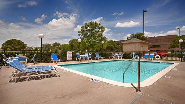 Pool - Best Western Northwest Inn Dallas - I-35, Exit 436A