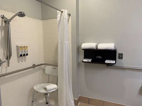  - Best Western Plus Lake Worth Inn & Suites - I-820, Exit 10