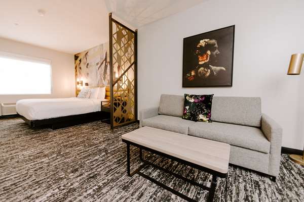 Accessible - Suite 2 Queen, Mobility Accessible, Bathtub, Sofabed, Work Desk, Mini Fridge, Non-Smoking