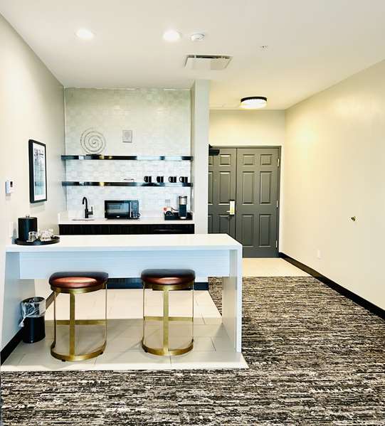 Suite-1 King Bed, Non-Smoking, Sofabed, Balcony, Kitchen, Living Room, Work Desk