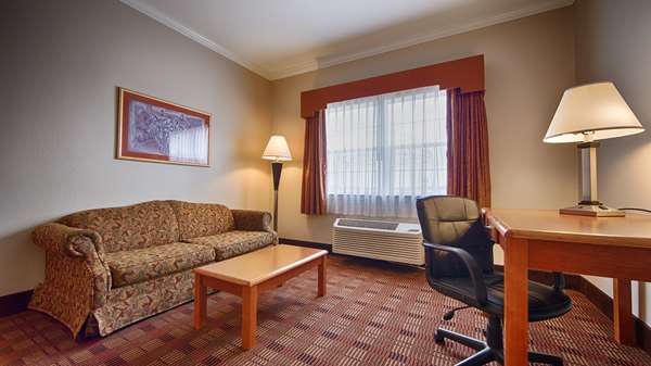  - Best Western Club House Inn & Suites Mineral Wells