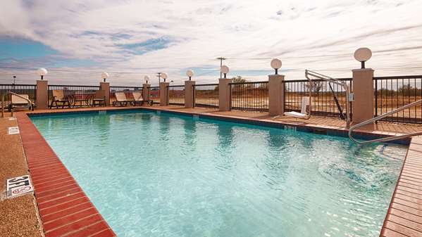 Pool - Best Western Club House Inn & Suites Mineral Wells
