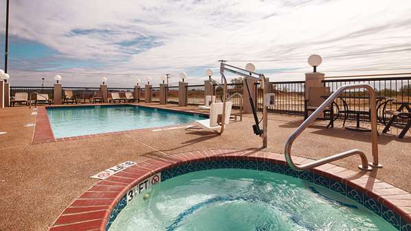 Pool - Best Western Club House Inn & Suites Mineral Wells