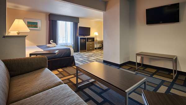Suite - Best Western Galleria Inn & Suites Houston