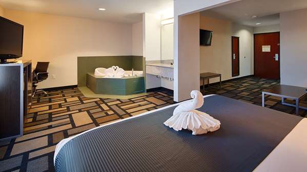 Suite - Best Western Galleria Inn & Suites Houston