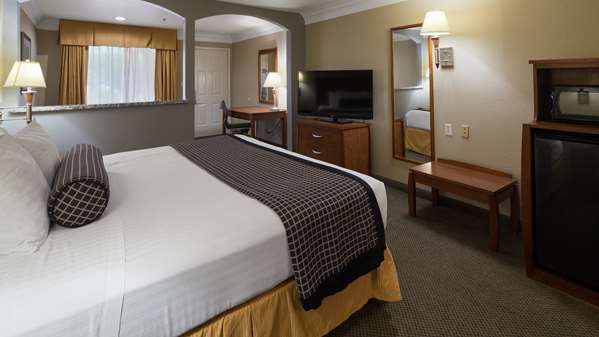Suite - Best Western Angleton Inn