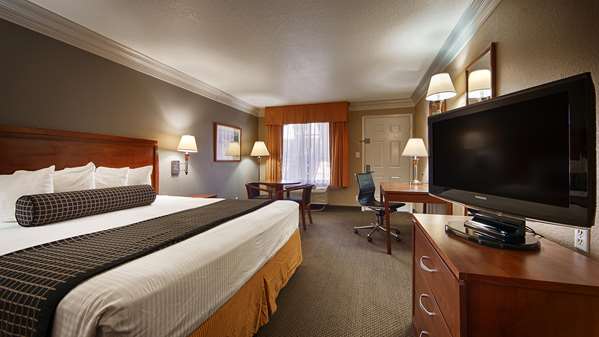 Suite - Best Western Angleton Inn