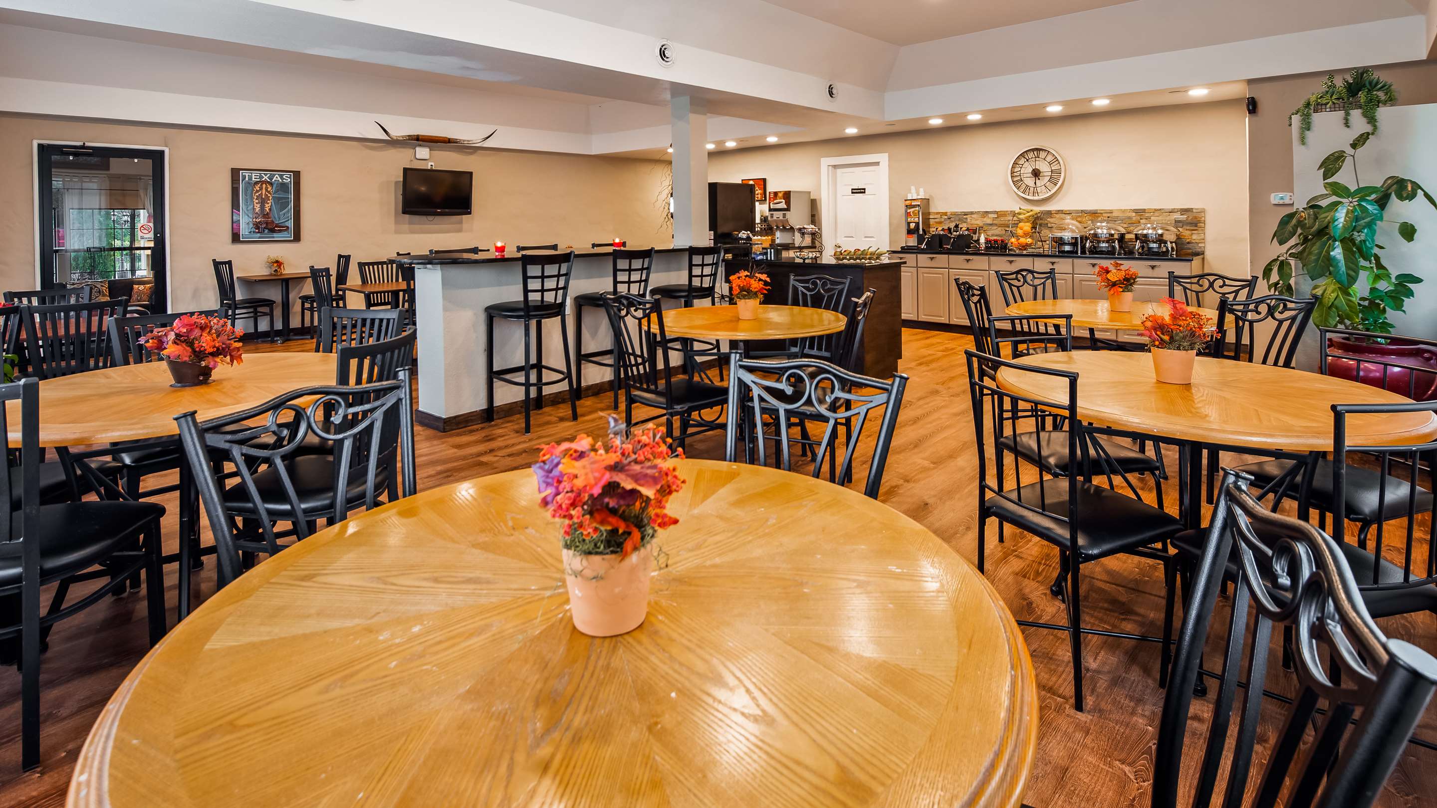 Breakfast Area | Best Western Johnson City Inn