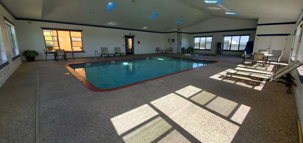 Pool - Best Western Executive Inn & Suites Madisonville