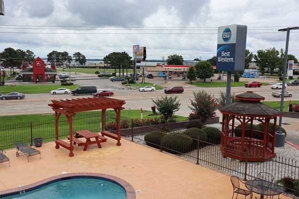 Pool - Best Western Lake Conroe Inn Montgomery
