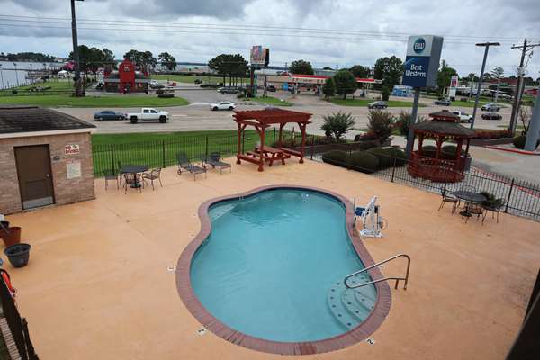 Pool - Best Western Lake Conroe Inn Montgomery