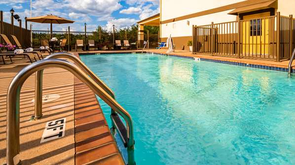 Pool - Best Western Pineywoods Inn Atlanta