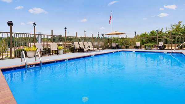 Pool - Best Western Pineywoods Inn Atlanta