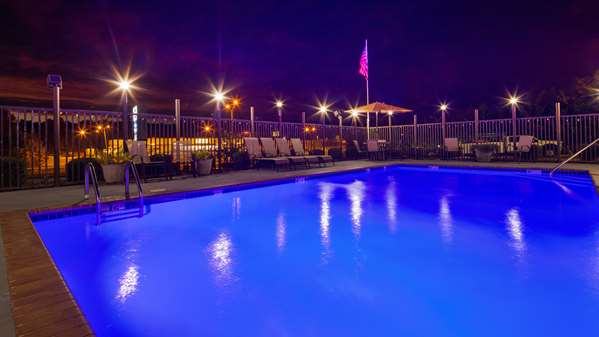 Pool - Best Western Pineywoods Inn Atlanta