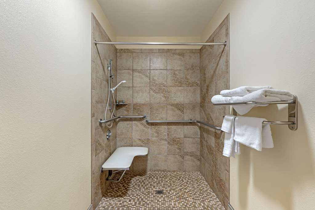 Best Western Pineywoods Inn-guestroom-Guest Room,Bathroom,On-Site.jpg