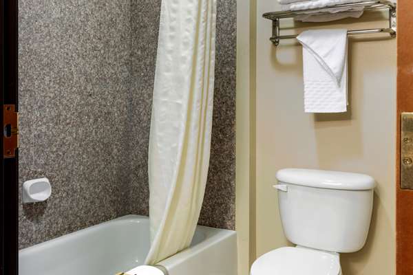  - Best Western Plus Red River Inn Clarendon