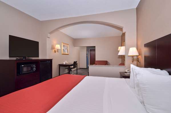 Suite - Best Western Dayton Inn & Suites