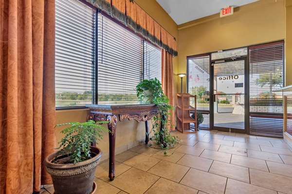  - Best Western Taylor Inn