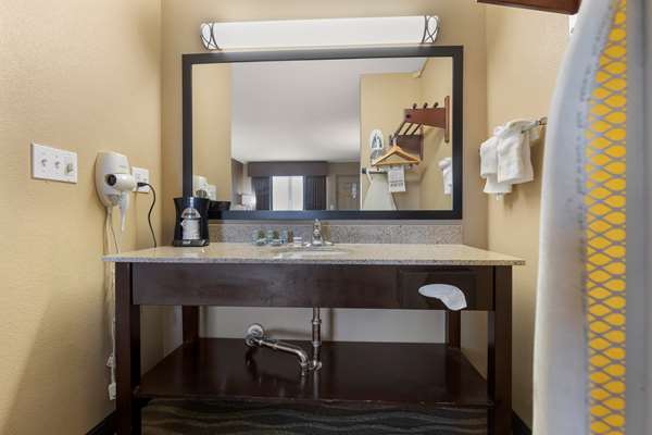  - Best Western Taylor Inn