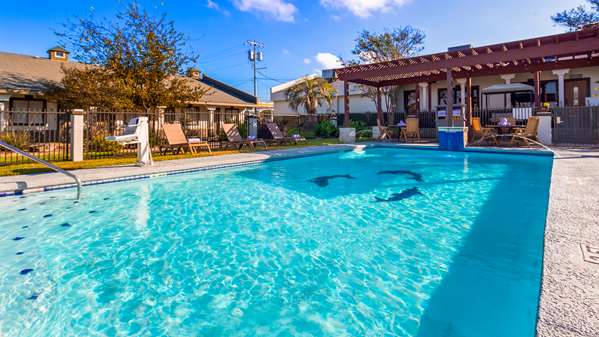 Pool - Best Western Post Oak Inn Burnet