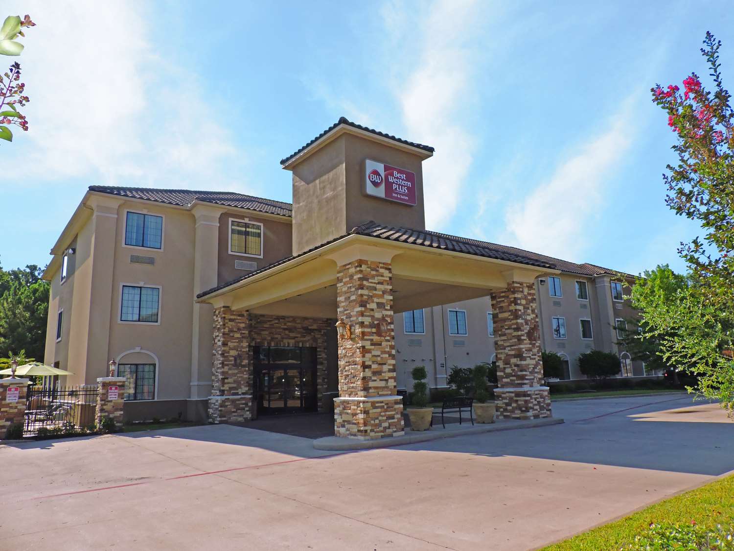 Best Western Plus Crown Colony Inn & Suites Lufkin, TX See Discounts