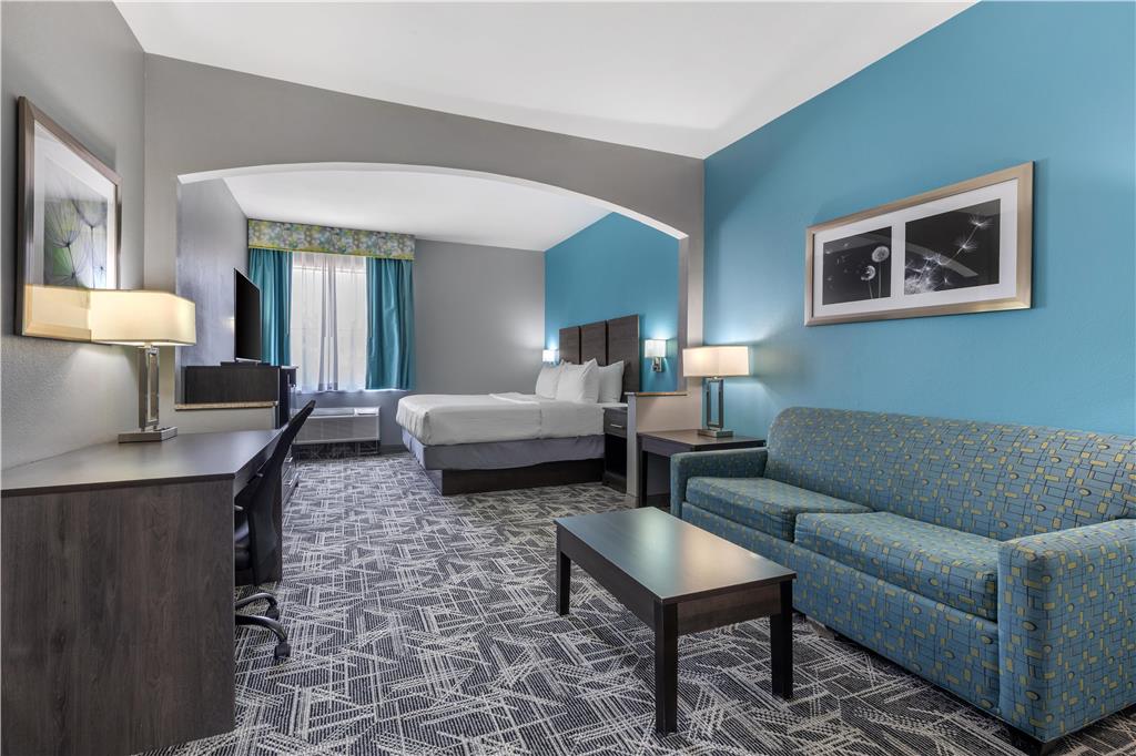 Best Western Executive Inn-guestroom-Guest Room,Suite,On-Site.jpg
