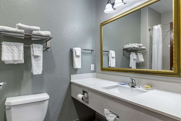  - Best Western Plus Victoria Inn & Suites
