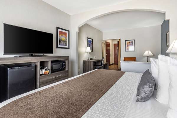 Suite - Best Western Plus Victoria Inn & Suites