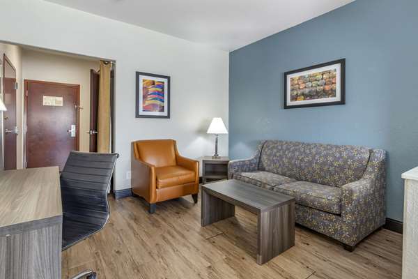 Suite - Best Western Plus Victoria Inn & Suites