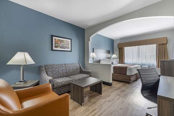 Suite - Best Western Plus Victoria Inn & Suites