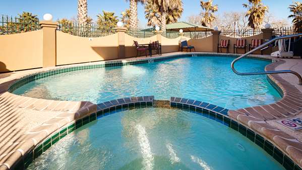 Pool - Best Western Executive Inn Hallettsville