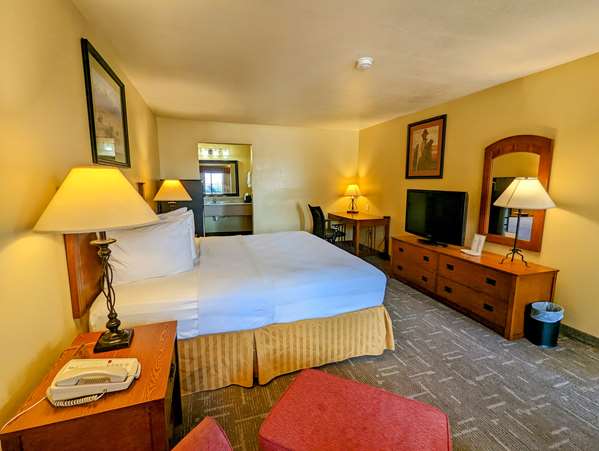  - Best Western Executive Inn Hallettsville