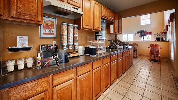 Restaurant - Best Western Executive Inn Hallettsville