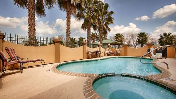 Pool - Best Western Executive Inn Hallettsville
