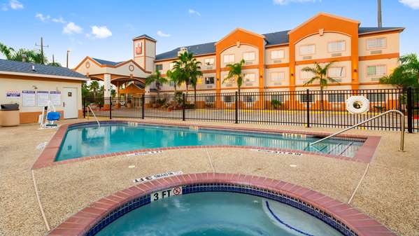 Pool - Best Western Plus Atascocita Inn & Suites Humble