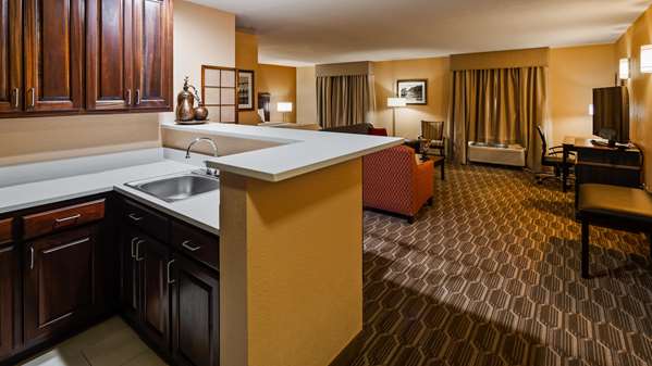 Suite - Best Western Granbury Inn & Suites