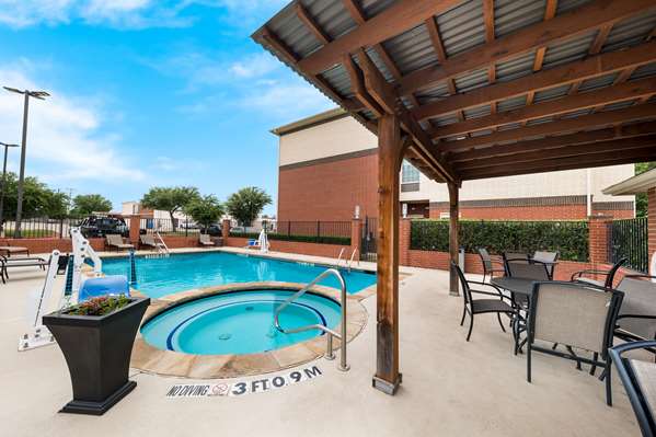Pool - Best Western Plus Lake Dallas Inn & Suites Lake Dallas