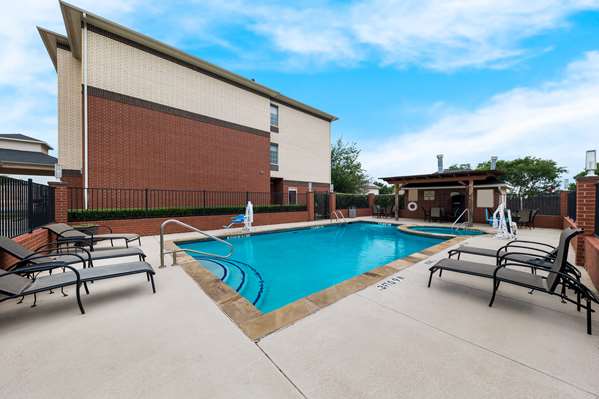 Pool - Best Western Plus Lake Dallas Inn & Suites Lake Dallas