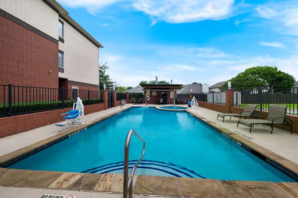 Pool - Best Western Plus Lake Dallas Inn & Suites Lake Dallas