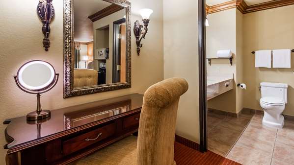  - Best Western San Isidro Inn Laredo