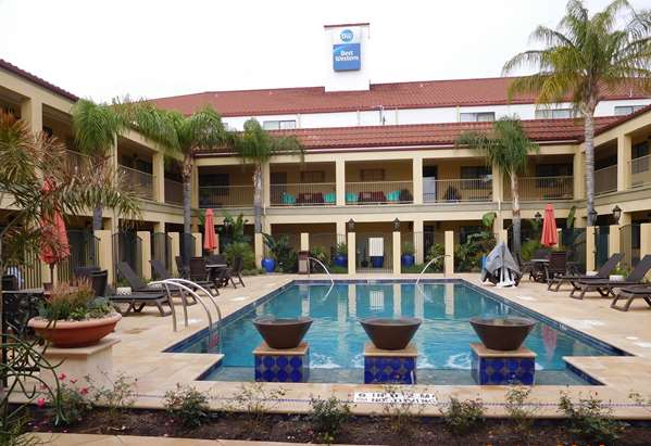 Pool - Best Western San Isidro Inn Laredo