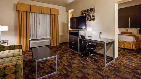 Suite - Best Western Windsor Pointe Hotel San Antonio - I-35 & I-410, Exit 164A