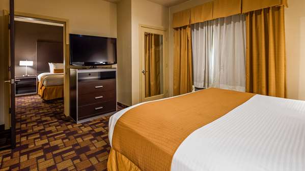 Suite - Best Western Windsor Pointe Hotel San Antonio - I-35 & I-410, Exit 164A